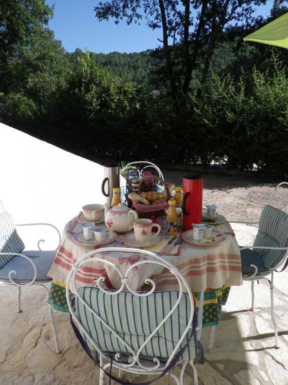 Le Pigeonnier Chambre D'Hotes La Provenc'Ane Bed and Breakfast Salernes Buitenkant foto